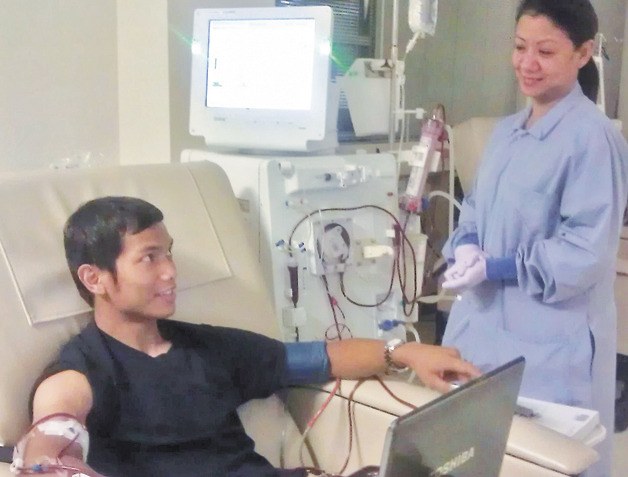 Peter Phan undergoes dialysis under the watch of Marlene Dulay