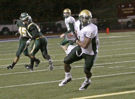 Auburn's Chris Young makes a beeline for the endzone against Kentridge.