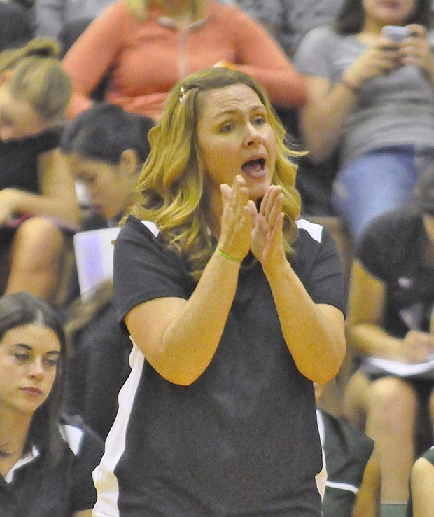 Shelley Davis takes command of the Auburn volleyball program.