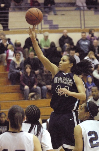 Kat Cooper elevates for two points against the Federal Way Eagles this past Tuesday. Cooper and the Ravens will play South Puget Sound North 4A Division rival Kentwood for the district title.