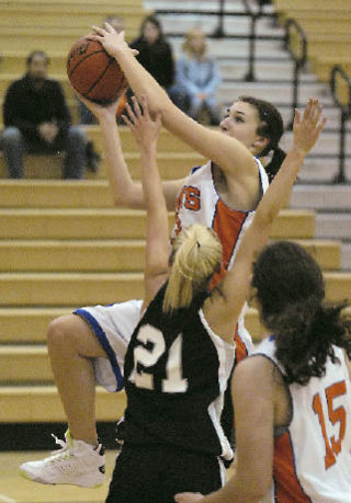 Auburn Mountainview post Stephanie Smolinski drives against Bonney Lake. Smolinski was the SPSL 3A’s leading rebounder and shot blocker last season.