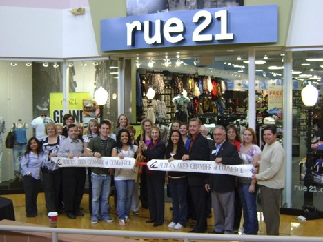 Joining Mayor Pro-Tem Sue Singer at the ribbon-cutting ceremony were SuperMall General Manager Greg Fleser
