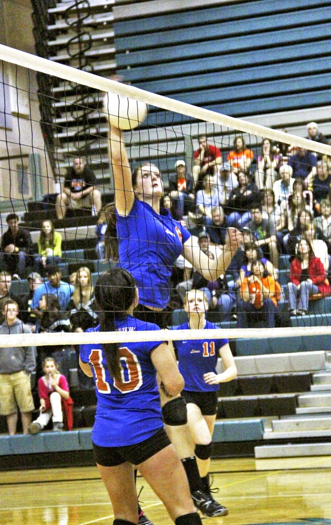 Auburn Mountainiew senior Kelsey Fausko will attend and play volleyball at Western Washington Unversity next season.