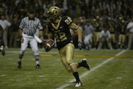 Max Komar in action with the University of Idaho Vandals. Komar is looking to catch on with the NFL Arizona Cardinals as an undrafted free agent.