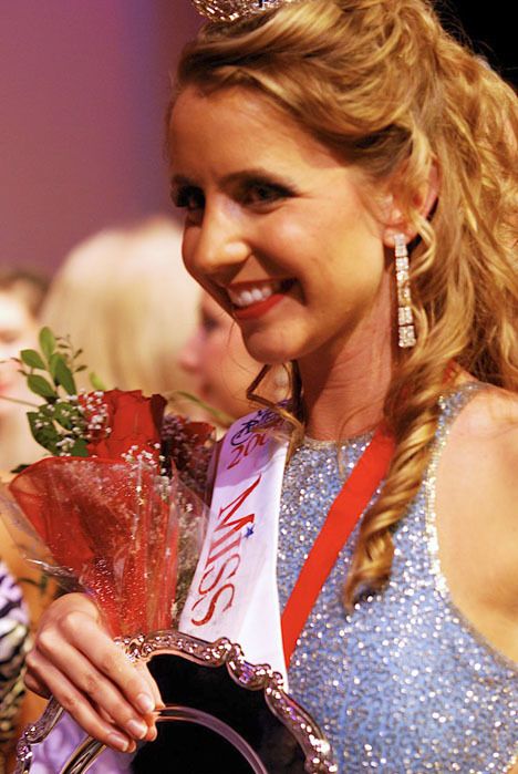 Covington's Allie Wallace took the Miss Auburn crown in ’09