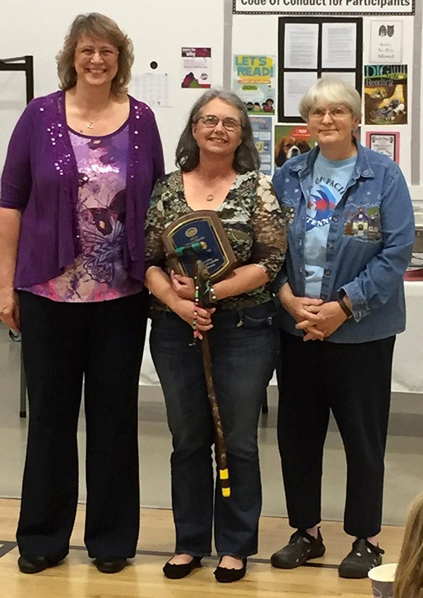 From left: Pacific Mayor Leanne Guier; 2015 Pacific Citizen of the Year Ann Smith and 2014 Pacific Citizen of the Year Jeanne Fancher at the 2015 Pacific Citizen's Appreciation Dinner.