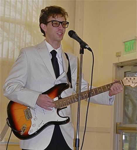 Ryan Coleman brings to life the classic sound of Buddy Holly.
