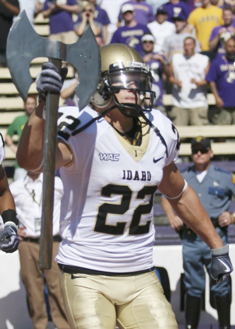 Auburn Riverside and University of Idaho graduate Max Komar recently signed a free agent contract to play wide receiver with the National Football League Arizona Cardinals.