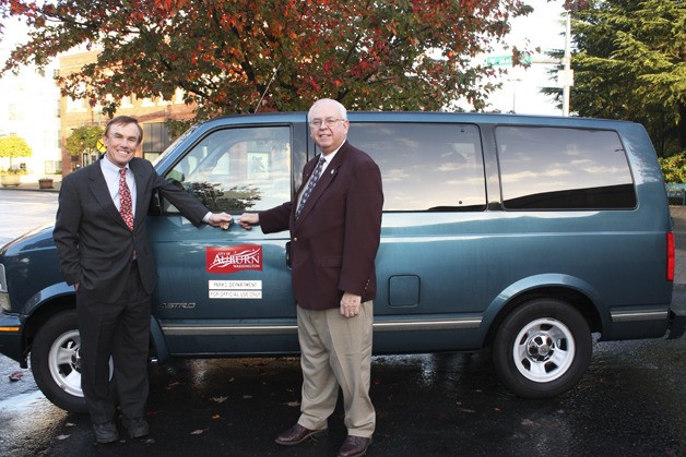 Auburn Mayor Pete Lewis was on hand to receive the donated van from King County Councilmember Pete von Reichbauer.