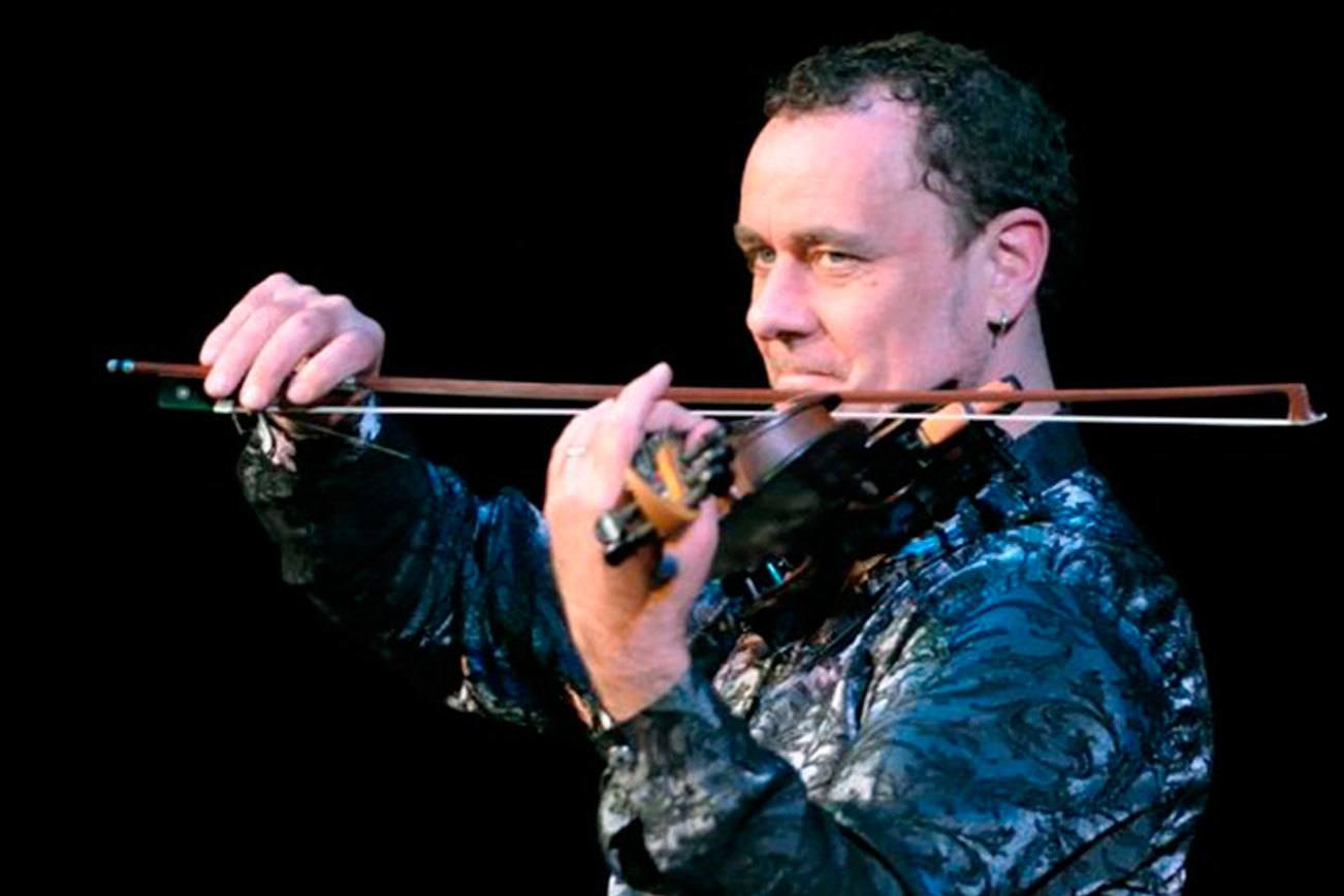 Electric violinist Geoffrey Castle comes to the Ave
