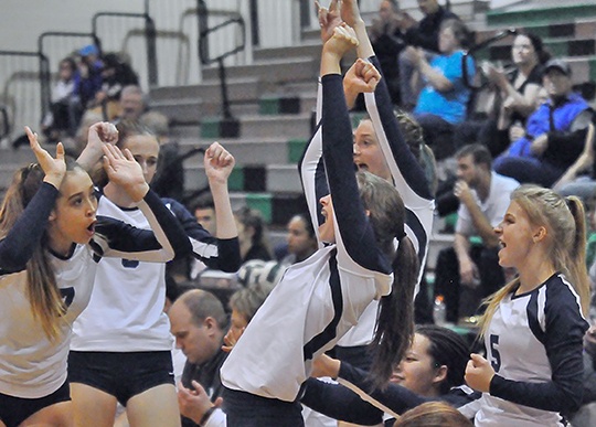 Ravens make statement with district championship | Prep volleyball