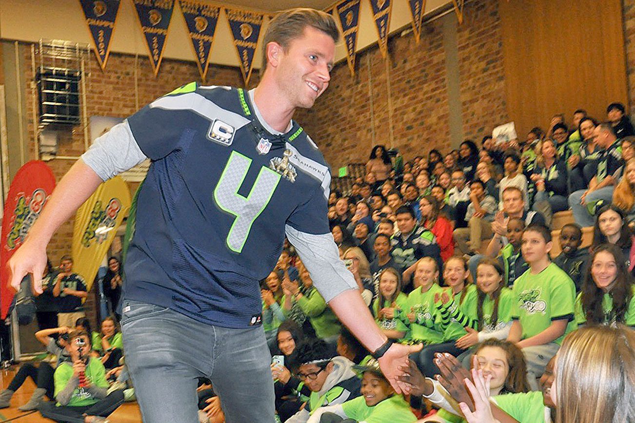 Hauschka in the house: Hawk visits Auburn to promote good health, fitness