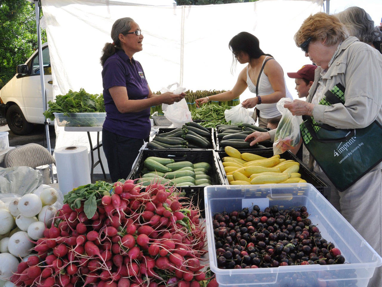 Many choices: The Auburn International Farmers Market boasts more than 40 vendors, offering a variety of fresh locally grown farm-based foods. RACHEL CIAMPI, Auburn Reporter