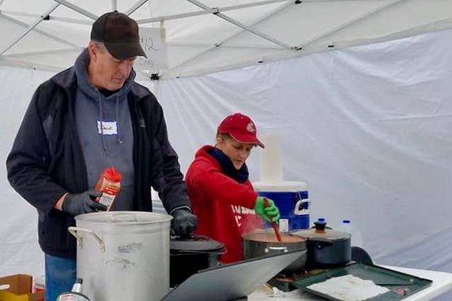 Dave and Cindy perfect their chili for judges at the Washington State Chili Cookoff in Moclips on Oct. 7. COURTESY PHOTO