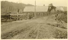 The alignment of Green Valley Road is little changed from this 1911 photo. COURTESY PHOTO, King County Archives