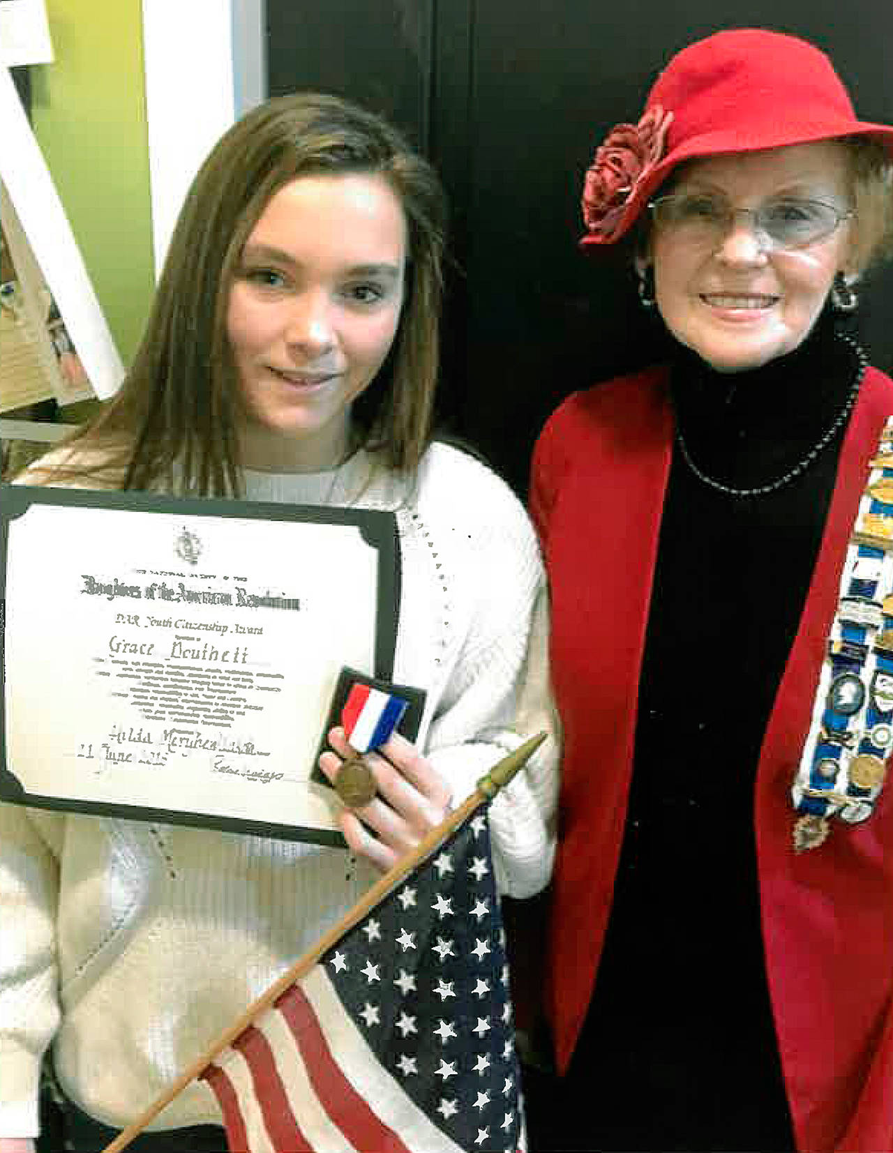 Auburn’s Douthett receives DAR Youth Good Citizenship Award