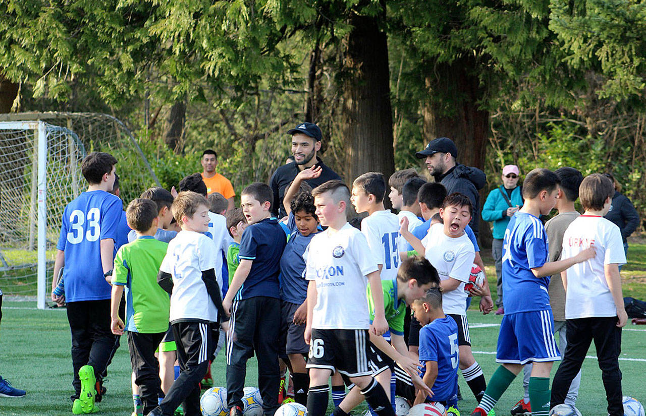 Former Seattle Sounders FC player and new Federal Way Football Club coach, Lamar Neagle, leads FWFC’s Friday Night Finishing sessions. Courtesy photo