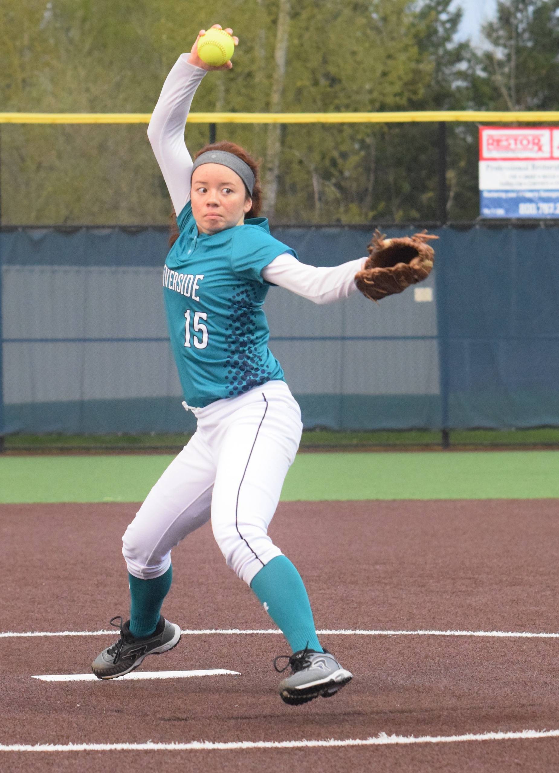 Auburn Riversides Autumn Lee gets ready to unleash a pitch against Auburn Mountainview on Tuesday. Lee went six innings to get the win. RACHEL CIAMPI, Auburn Reporter