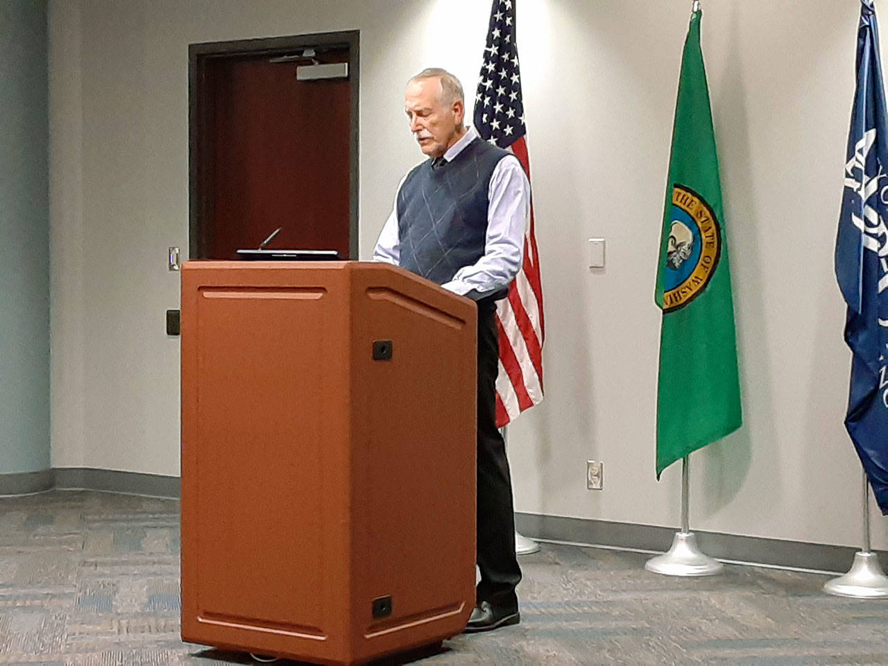 Retired Auburn surgeon Dr. Bruce Wandler throws his support behind the city’s ban on smoking, vaping and tobacco use in the city’s parks Monday night at Auburn City Hall. ROBERT WHALE, Auburn Reporter