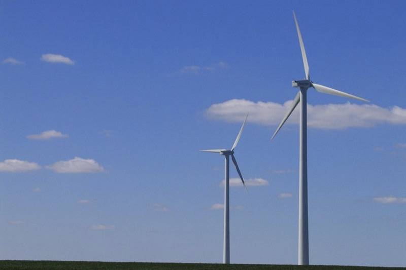 Worn out wind blades plugging up landfills