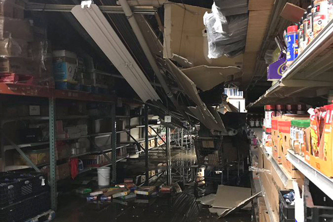 Roof partially collapses at Auburn Safeway | Update