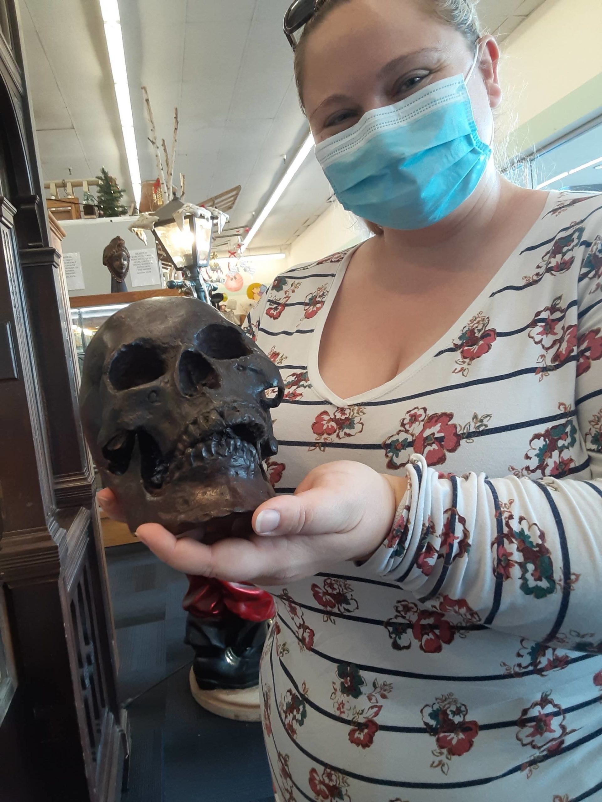 Robert Whale / Auburn Reporter
Carly Willis with one of the more fascinating denizens of her recently-opened store Antique Marketplace at the site the former Joanne’s Fabrics on Howard Road in south Auburn.