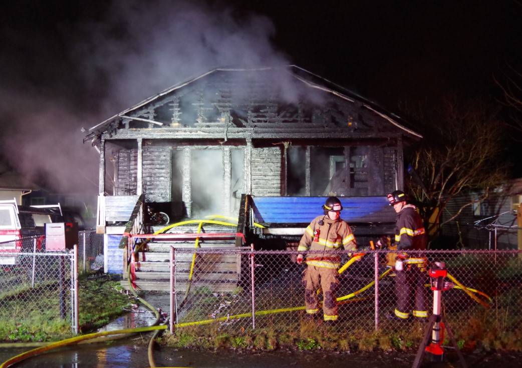 An Auburn man and his two sons escaped this early-morning fire on Jan. 1, thanks to working smoke alarms. Photo courtesy of Valley Regional Fire Authority.