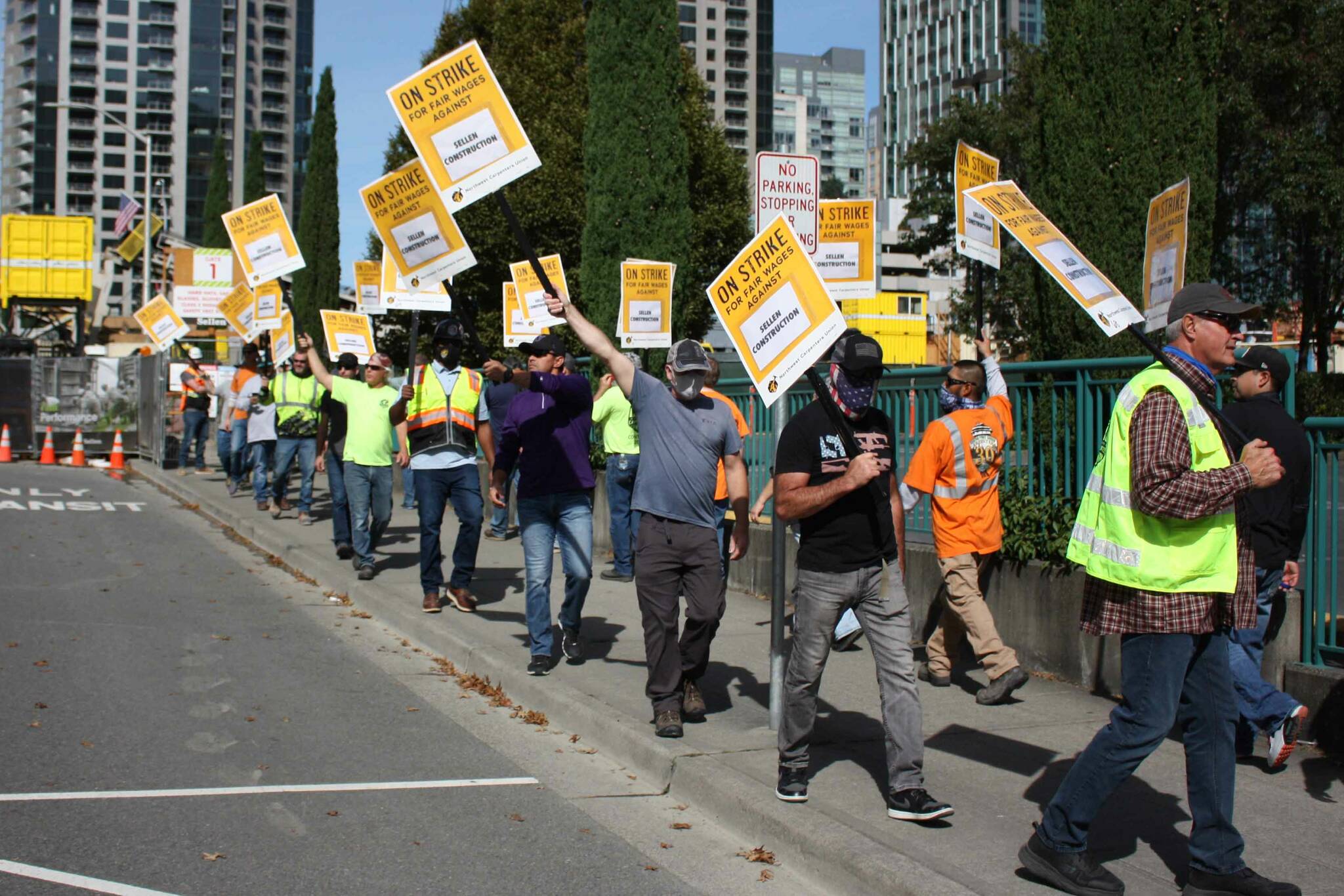 Carpenters union members peacefully strike on Sept. 16 in downtown Bellevue (photo by Cameron Sheppard)