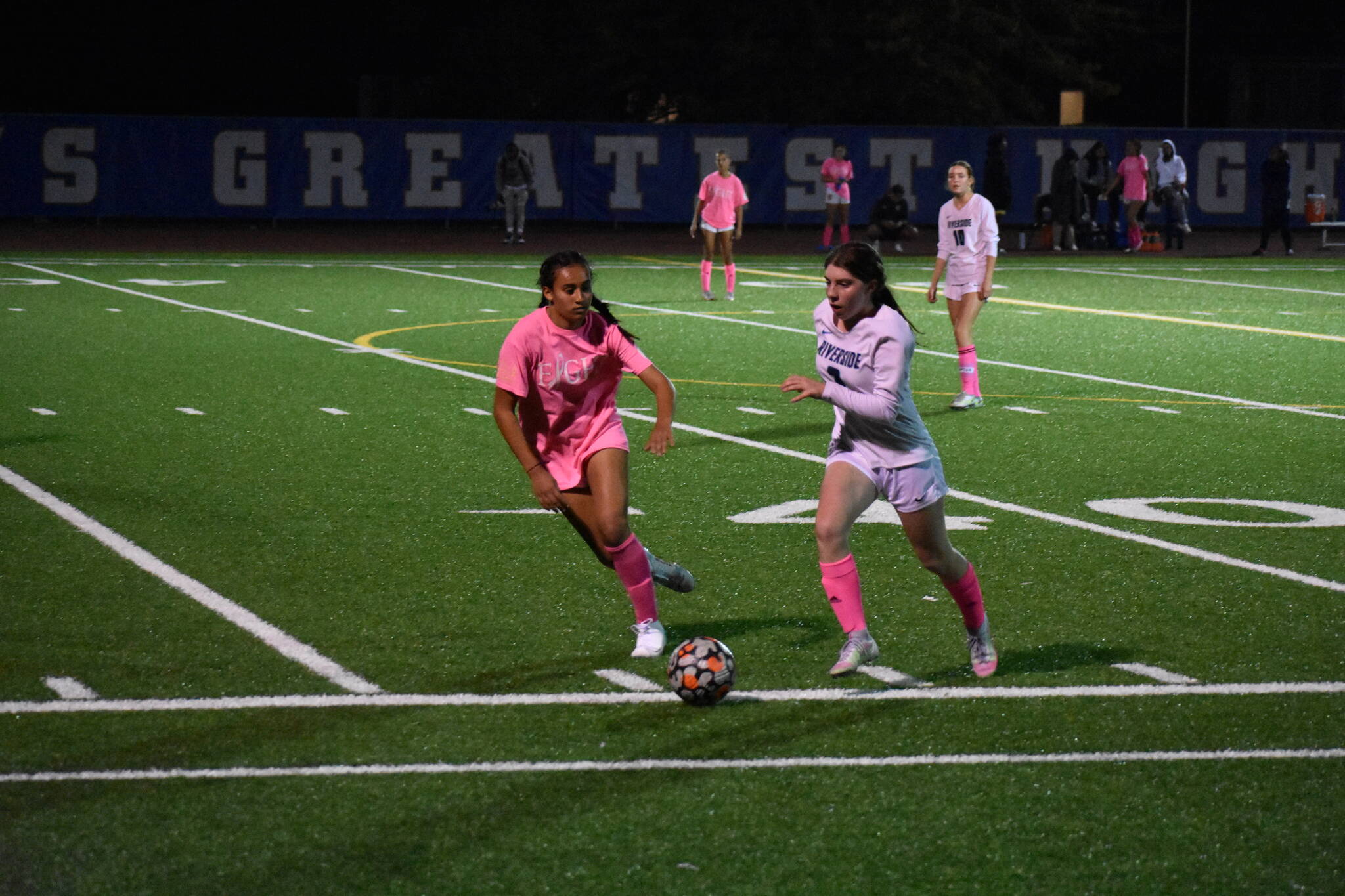 Auburn Riverside girls soccer beat rivals Auburn Mountainview on Oct. 11. Ben Ray/Sound Publishing