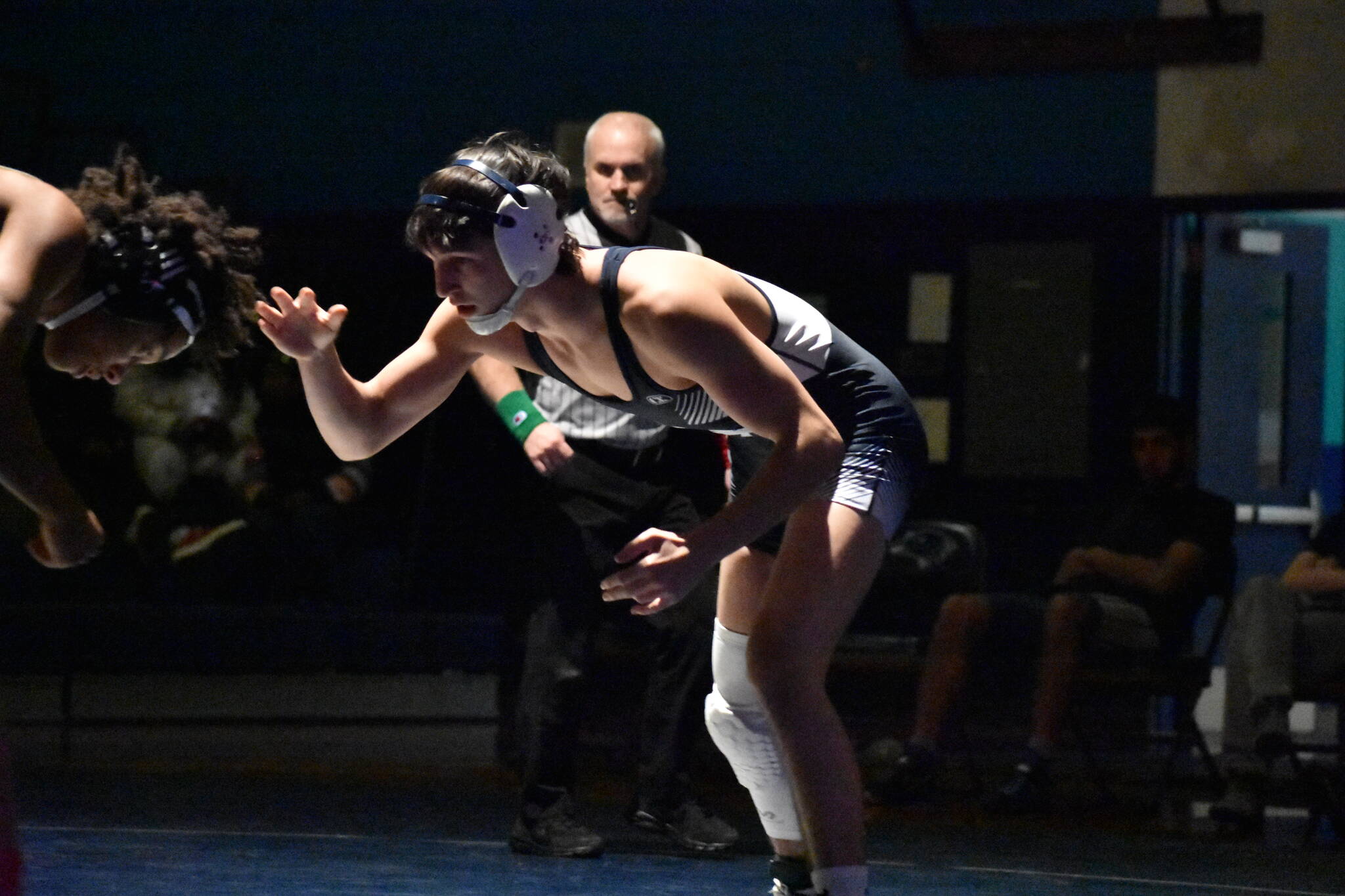 ARHS Raven Max Erickson in his 138-pound match. Ben Ray/Sound Publishing
