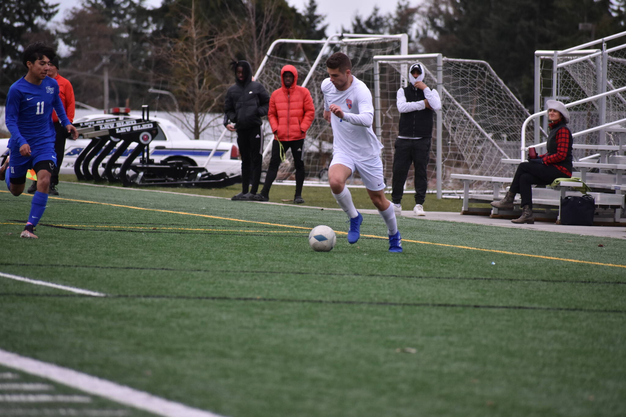 Lion runs down the field with pace to try and attack the Eagles. Ben Ray / The Reporter