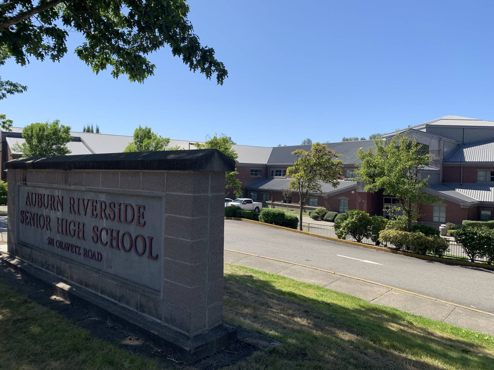 Masked students storm Auburn Riverside hallways attacking others