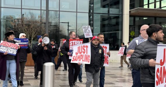 Members of the Costco Teamsters union rally outside Costco’s Issaquah headquarters, Jan. 23, 2025. (Grace Gorenflo/Valley Record)
