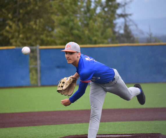 Jeremiah Weatherford throws a pitch for Auburn Mountainview against Decatur. Ben Ray / The Reporter