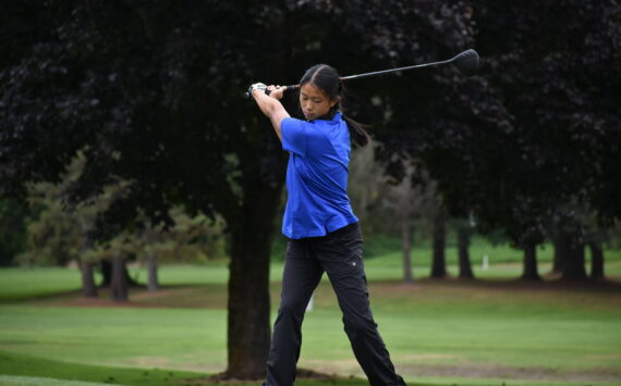 Lions sophomore Esther Yu takes her tee shot on the third hole at the Auburn Golf Course. Ben Ray / The Reporter