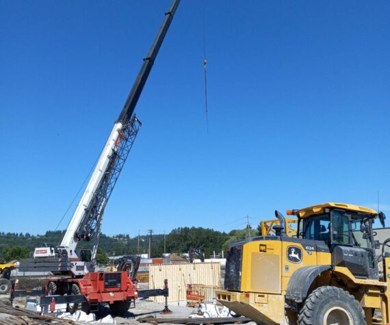 Sound Transit will add a new tower crane to the Sound Transit parking garage construction site 1st Street Northwest and A Street Northwest on June 3. Photo by Robert Whale/Auburn Reporter