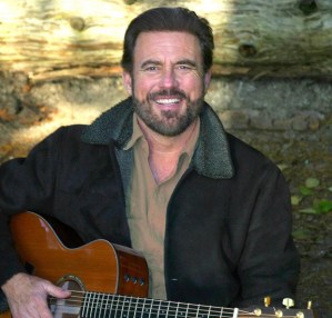Michael Tomlinson fills the Auburn Avenue Theater with his soft