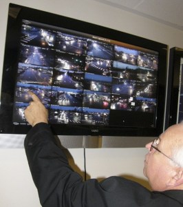 Mayor  Pete Lewis checks out a troubleshooting tool of transportation planners