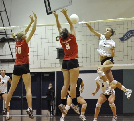 Auburn Riverside's Brooke Bray