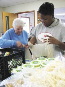 Volunteers Nelva Whitt