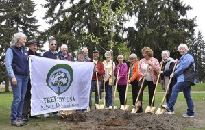 City officials join Auburn Garden Club members and the Washington State Department of Natural Resources’ Linden Lampman