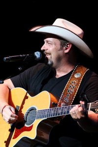Chris Cagle shines under the spotlight at the Auburn Performing Arts Center.