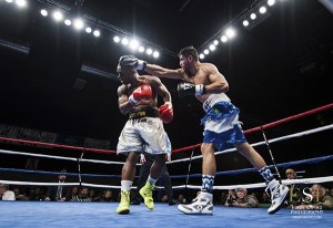 Auburn's Mike 'Imagine Me' Gavronski battles Daron Johnson at the Emerald Queen Casino.