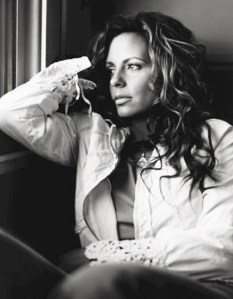 Sara Evans' debut radio single from her newest release is 'A Little Big Stronger