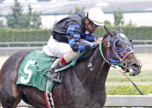 Cathy Z's Hope thunders down the stretch at Emerald Downs.