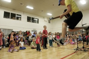 Musical artist Chris Ballew and Caspar Babypants come to the Auburn International Farmers Market on Sunday.