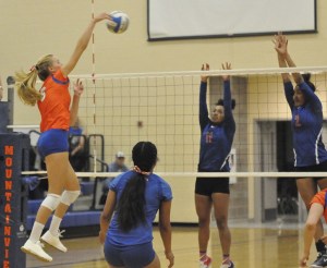Kiley Lewis had 28 kills and six digs to lead Auburn Mountainview to a 25-12