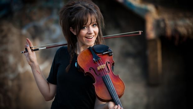 Lindsey Stirling presents choreographed violin performances