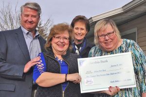 Columbia Bank supports Auburn Food Bank