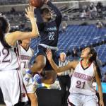 The Ravens&rsquo; Mckenzi Williams drives for two of her 24 points against Sunnyside on Wednesday. RACHEL CIAMPI, Auburn Reporter